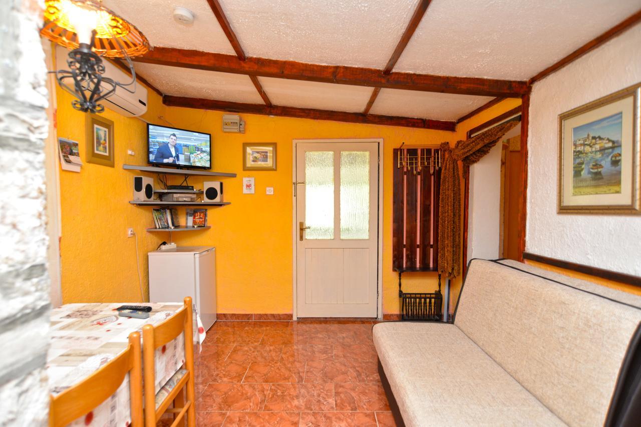 Apartments Predrag 498 梅杜林 外观 照片