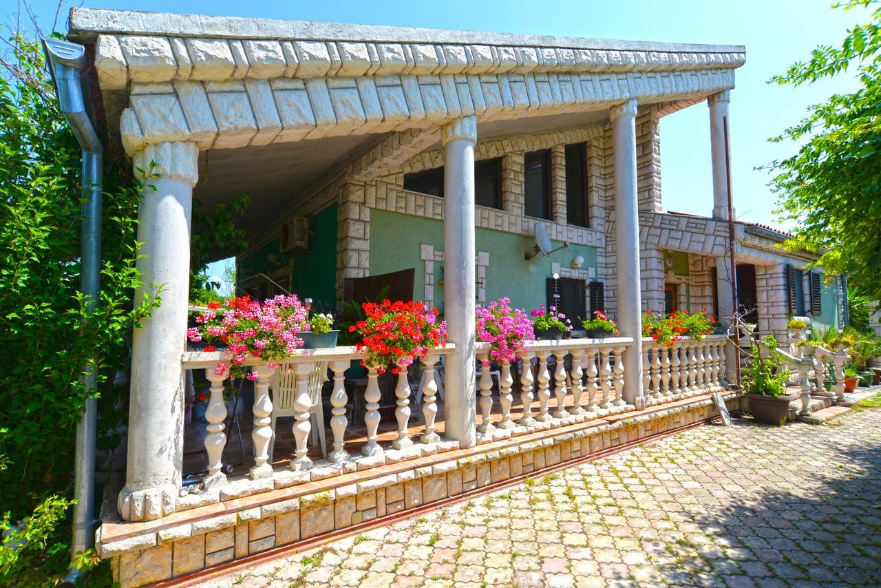 Apartments Predrag 498 梅杜林 外观 照片
